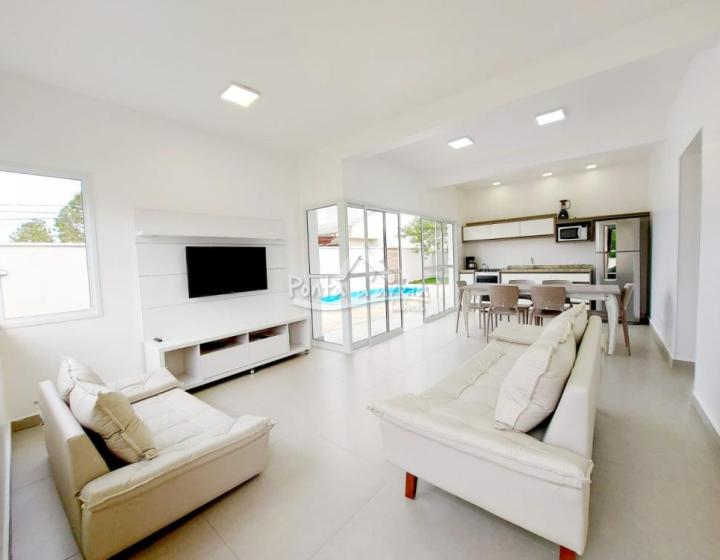 Casa com Piscina para Temporada em Atami SUL
