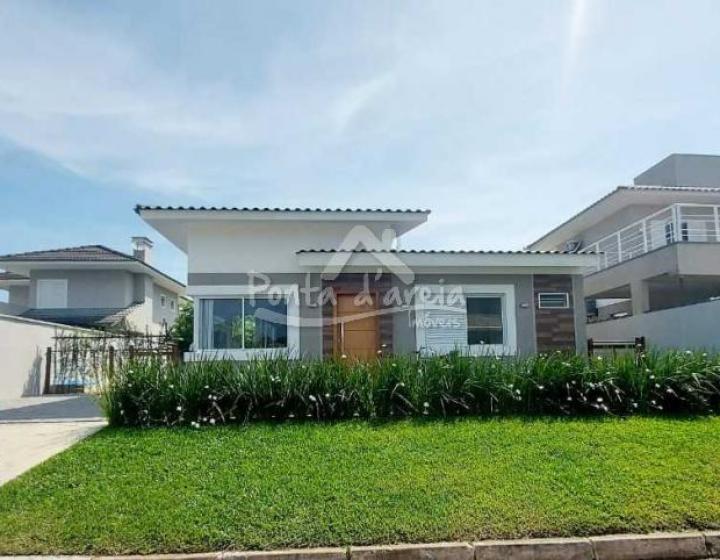 Casa com Piscina para Temporada em Atami SUL