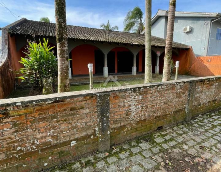 Casa com Piscina em Pontal do SUL