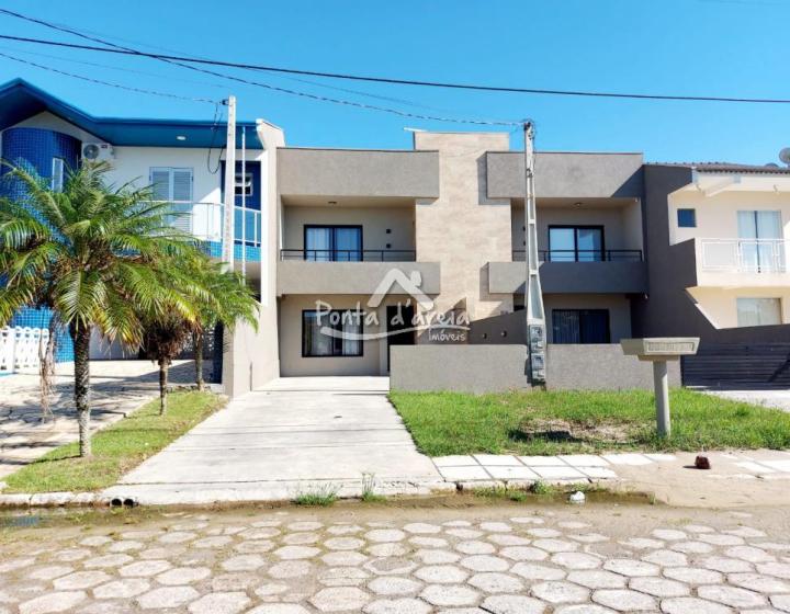 Sobrado Moderno com Piscina em Atami SUL