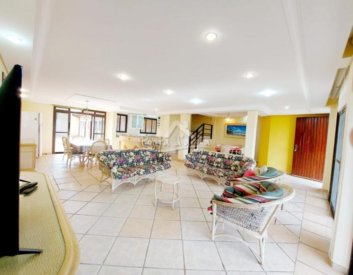 Sobrado Amplo em Atami NORTE