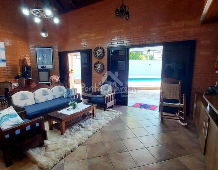Sobrado com Piscina em Atami NORTE