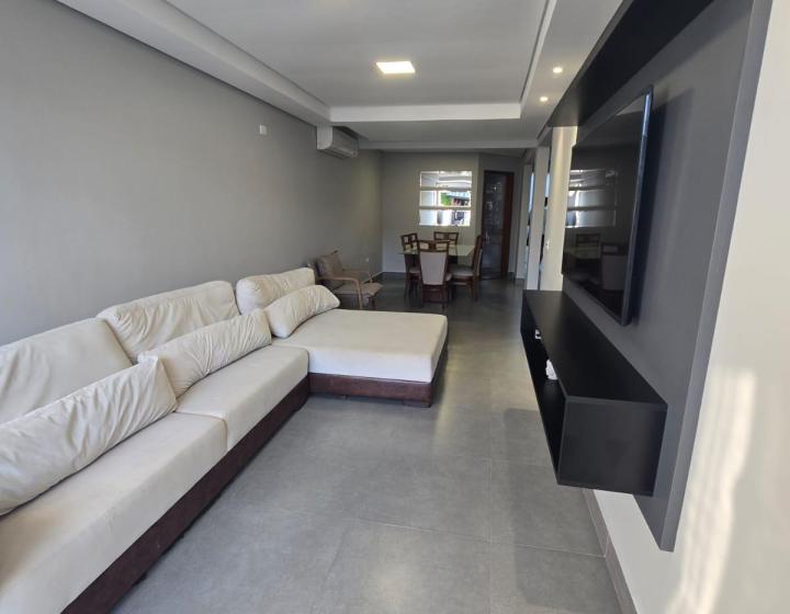 Sobrado Moderno em Atami SUL