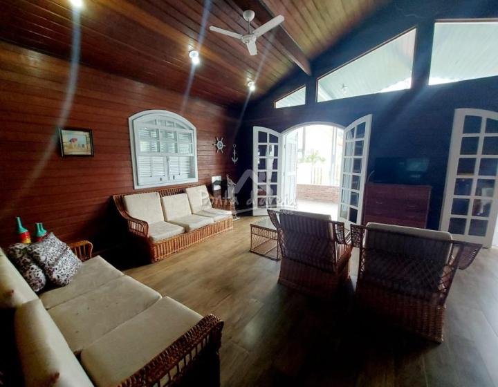 Casa em Atami NORTE com Piscina e Churrasqueira