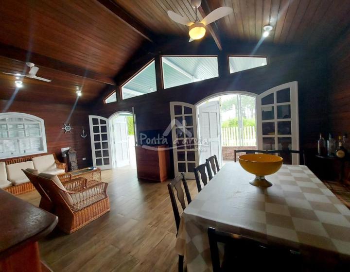 Casa em Atami NORTE com Piscina e Churrasqueira