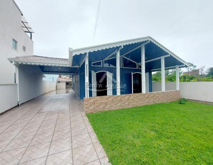 Casa em Atami NORTE com Piscina e Churrasqueira