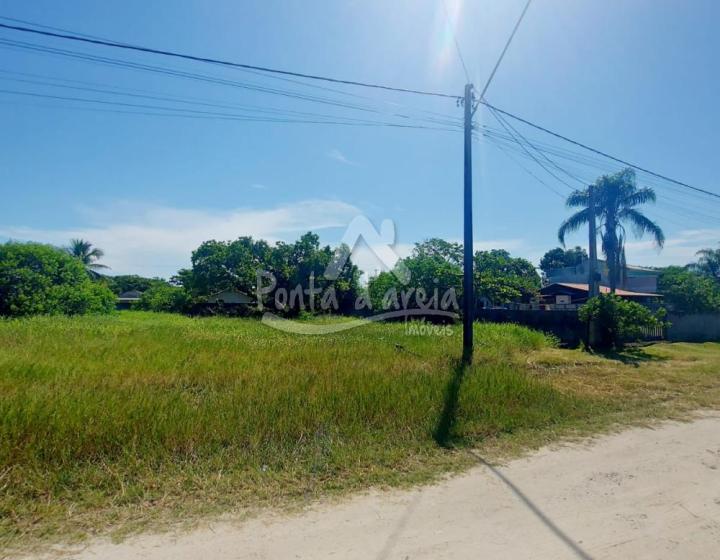 Terreno em Pontal do SUL com Ótimo Potencial para Construção