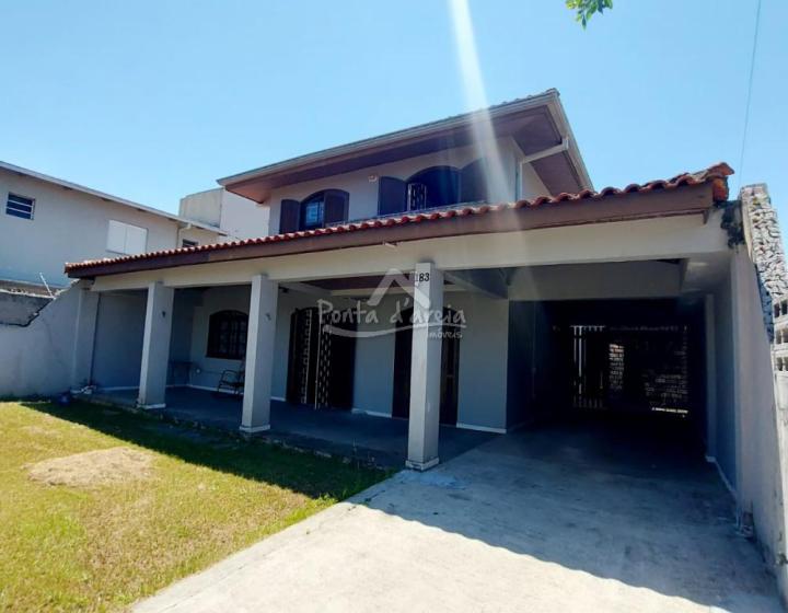 Sobrado Amplo em Pontal do SUL com Excelente Localização