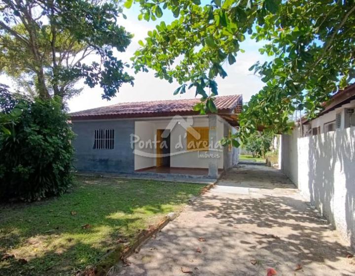 Casa Ampla em Pontal do SUL com Terreno Espaçoso